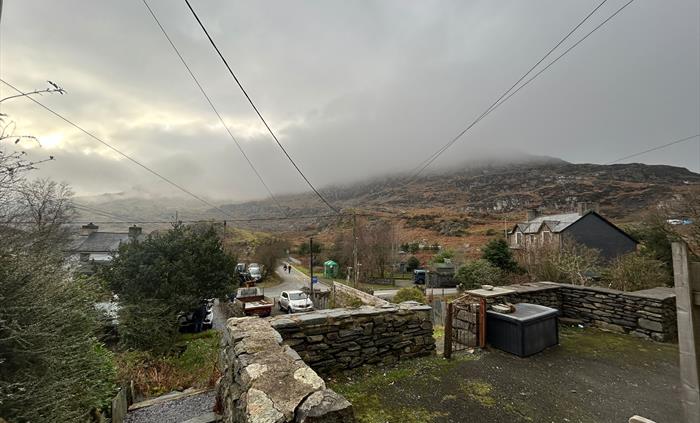 Pen-y-Bryn_Doorstep_View_Cloudy_Day